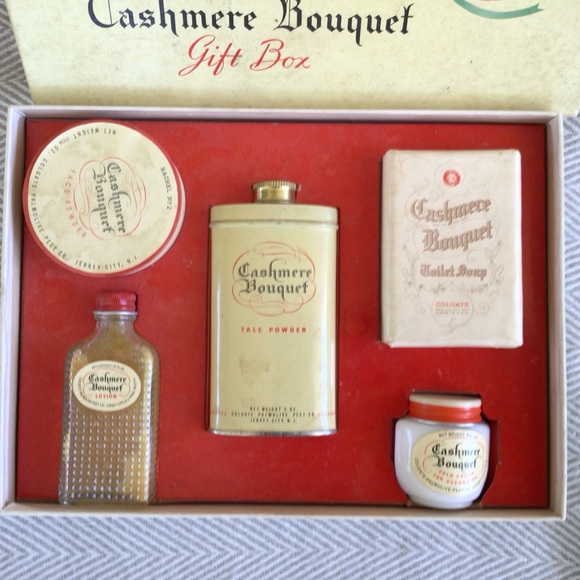 VINTAGE CASHMERE BOUQUET GIFT BOX ALL ITEMS IN SIDE 1960’s - Picture 3 of 3
